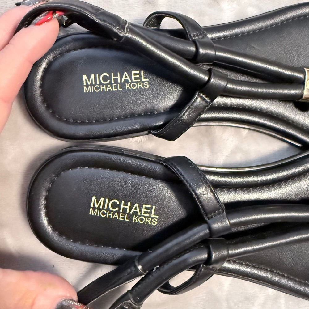 Michael Kors Black T Strap Thong Sandals Gold MK Logo Womens 8.5 Est NWOB - Picture 7 of 8